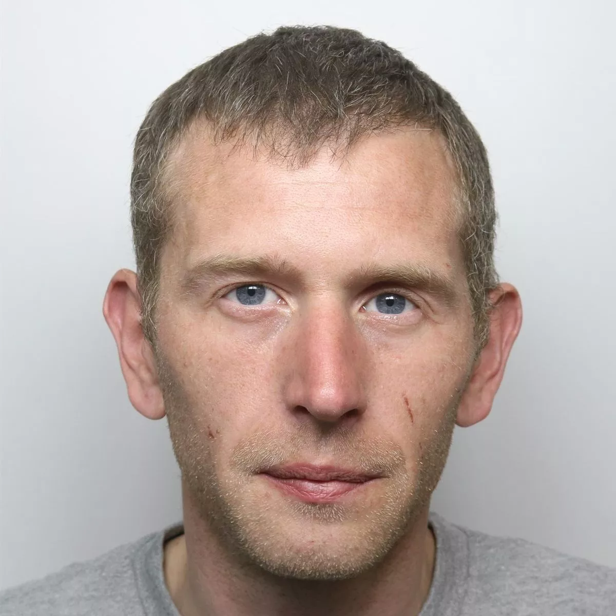 Luke Hills photo